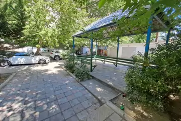 Satılır Köhnə Tikili Elmler Akademiyasıda