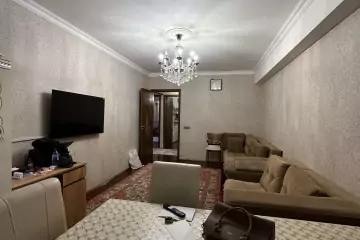 Satılır Köhnə Tikili Elmler Akademiyasıda