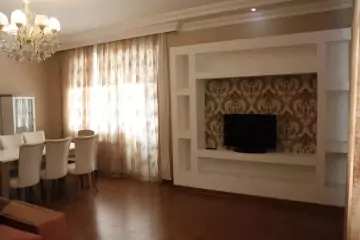 Aylıq Kirayə Yeni Tikili Elmler Akademiyasıda