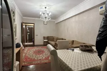 Satılır Köhnə Tikili Elmler Akademiyasıda