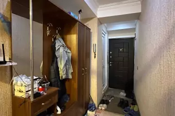 Satılır Köhnə Tikili Elmler Akademiyasıda