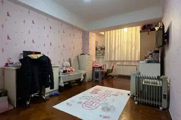 Satılır Köhnə Tikili Elmler Akademiyasıda