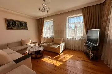 Satılır Həyət Evi Sarayda