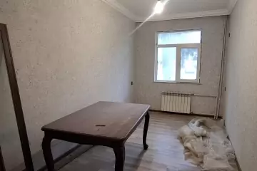 Satılır Köhnə Tikili Bakıxanovda