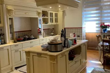 Satılır Yeni Tikili Neftçi Bazasında