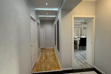 Satılır Köhnə Tikili Elmler Akademiyasıda