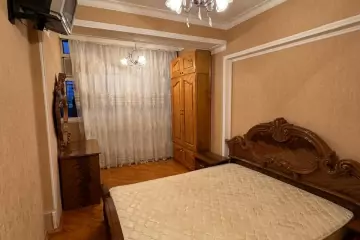 Satılır Köhnə Tikili Gənclikdə