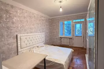 Satılır Köhnə Tikili Elmler Akademiyasıda