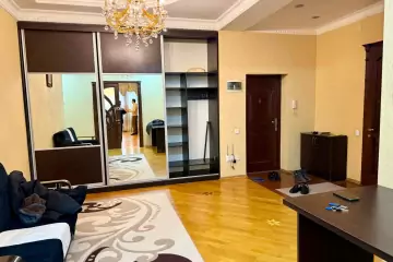 Satılır Yeni Tikili Dostluq Kinoteatrında