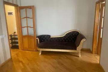Aylıq Kirayə Köhnə Tikili Elmler Akademiyasıda