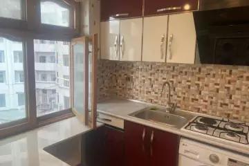 Aylıq Kirayə Köhnə Tikili Elmler Akademiyasıda