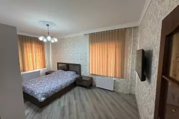 Satılır Köhnə Tikili Bakıxanovda