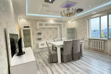 Satılır Köhnə Tikili Elmler Akademiyasıda
