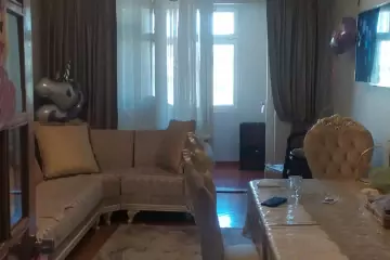 Satılır Köhnə Tikili Bakıxanovda