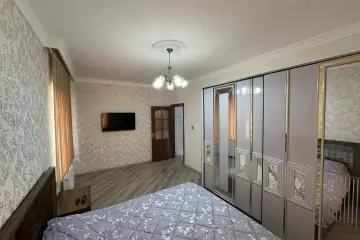 Satılır Köhnə Tikili Bakıxanovda