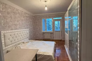 Satılır Köhnə Tikili Elmler Akademiyasıda