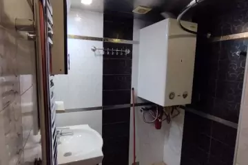 Satılır Köhnə Tikili Bakıxanovda