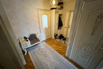 Satılır Köhnə Tikili Heydər əliyev Parkıda