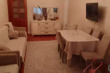 Satılır Köhnə Tikili 8-ci Mikrorayonda