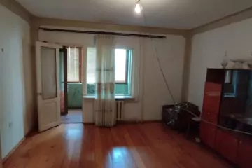 Satılır Köhnə Tikili Bakıxanovda