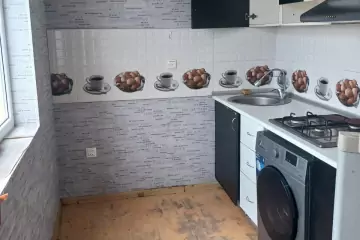 Satılır Yeni Tikili Qurtuluş 93da
