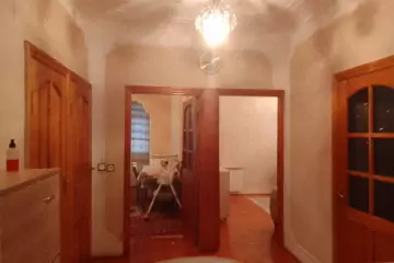 Satılır Köhnə Tikili 8-ci Mikrorayonda