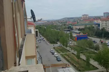 Satılır Yeni Tikili Qurtuluş 93da