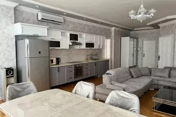Aylıq Kirayə Yeni Tikili Mərkəzdə