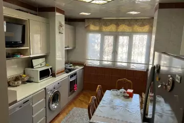 Satılır Köhnə Tikili Heydər əliyev Parkıda