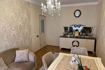 Satılır Köhnə Tikili Heydər əliyev Parkıda