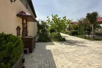 Satılır Həyət Evi Buzovnada