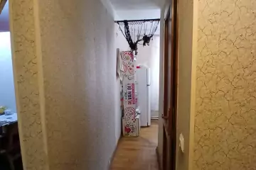 Satılır Köhnə Tikili Qələbə Residence Yaşayış Kompleksida