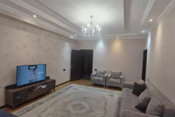 Satılır Yeni Tikili Ukraniya Dairəsida
