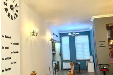 Aylıq Kirayə Köhnə Tikili Mərkəzdə