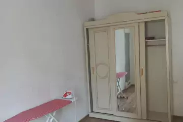Aylıq Kirayə Köhnə Tikili İçərişəhərdə