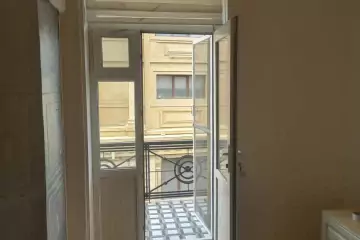 Aylıq Kirayə Köhnə Tikili İçərişəhərdə