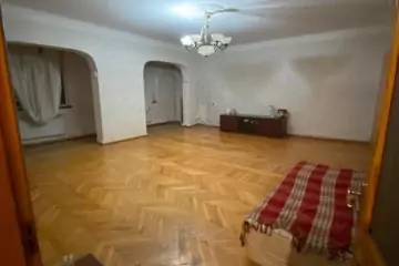 Satılır Köhnə Tikili Bakıxanovda