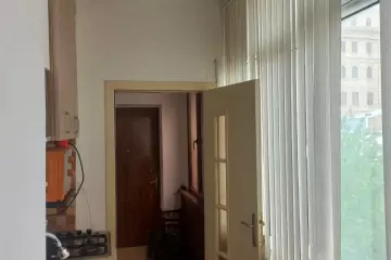Aylıq Kirayə Köhnə Tikili İçərişəhərdə