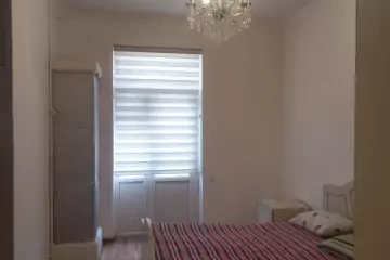 Aylıq Kirayə Köhnə Tikili İçərişəhərdə