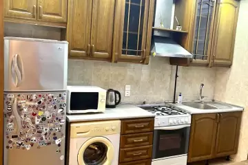 Aylıq Kirayə Köhnə Tikili Mərkəzdə