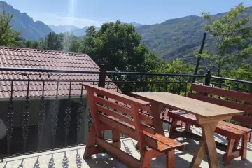 Günlük Kirayə Bağ Evi İsmayıllı Rayonunda
