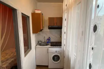 Satılır Köhnə Tikili Yasamalda