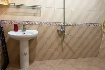 Aylıq Kirayə Köhnə Tikili Elmler Akademiyasıda