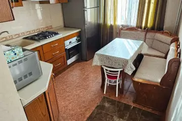 Aylıq Kirayə Köhnə Tikili Elmler Akademiyasıda