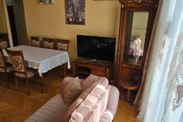 Aylıq Kirayə Köhnə Tikili Elmler Akademiyasıda