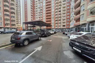 Satılır Yeni Tikili Badamdarda