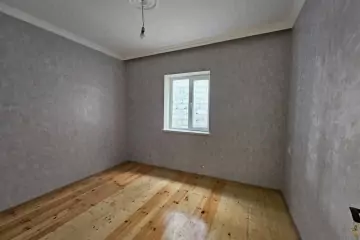 Satılır Həyət Evi Binədə