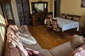 Aylıq Kirayə Köhnə Tikili Elmler Akademiyasıda