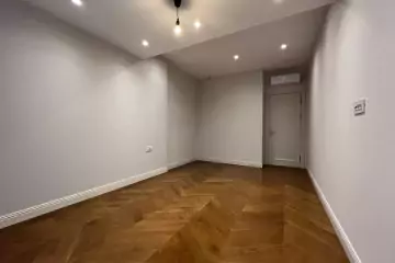 Satılır Yeni Tikili Elmler Akademiyasıda
