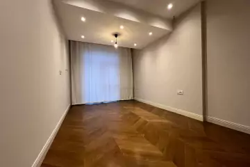 Satılır Yeni Tikili Elmler Akademiyasıda